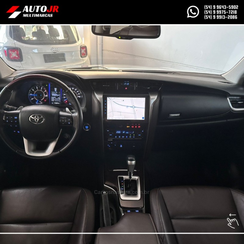 HILUX SW4 2.8 SRX 4X4 7 LUGARES 16V TURBO INTERCOOLER DIESEL 4P AUTOMÁTICO - 2018 - VACARIA