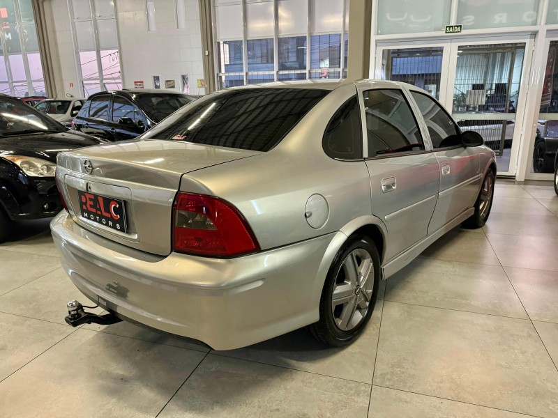 VECTRA 2.0 MPFI EXPRESSION 8V GASOLINA 4P MANUAL - 2005 - CAXIAS DO SUL