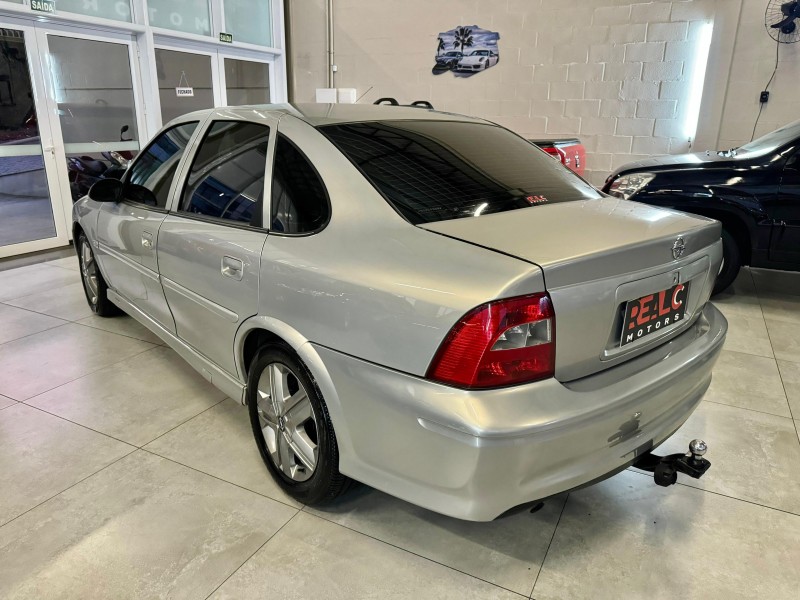 VECTRA 2.0 MPFI EXPRESSION 8V GASOLINA 4P MANUAL - 2005 - CAXIAS DO SUL