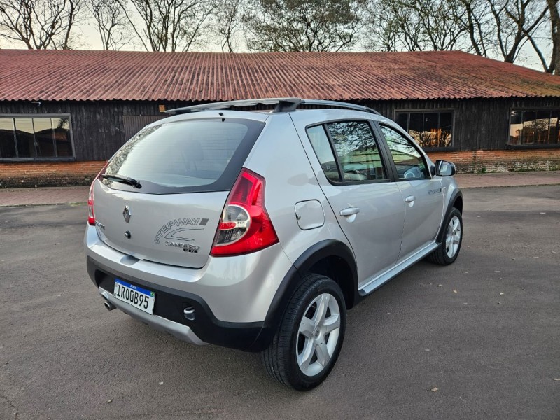 SANDERO 1.6 STEPWAY 16V FLEX 4P MANUAL - 2011 - VENâNCIO AIRES