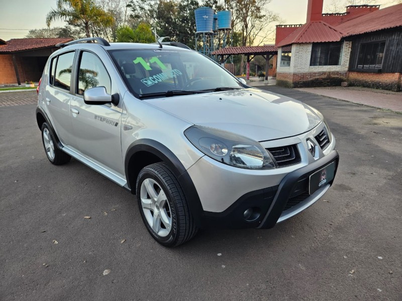 SANDERO 1.6 STEPWAY 16V FLEX 4P MANUAL - 2011 - VENâNCIO AIRES