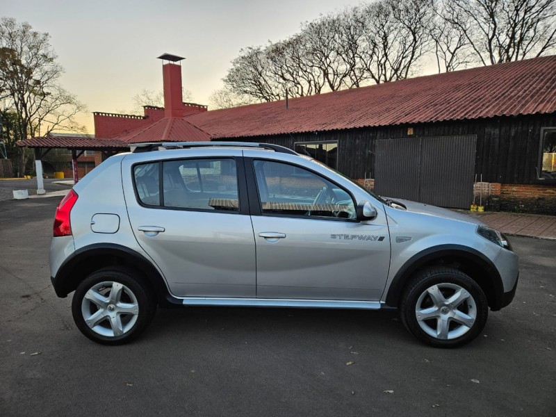 SANDERO 1.6 STEPWAY 16V FLEX 4P MANUAL - 2011 - VENâNCIO AIRES