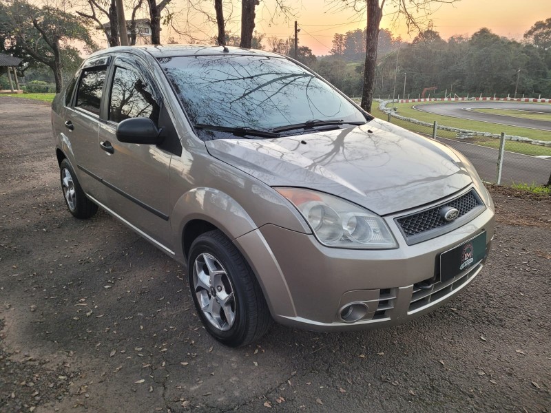 FIESTA 1.0 MPI SEDAN 8V FLEX 4P MANUAL - 2009 - VENâNCIO AIRES