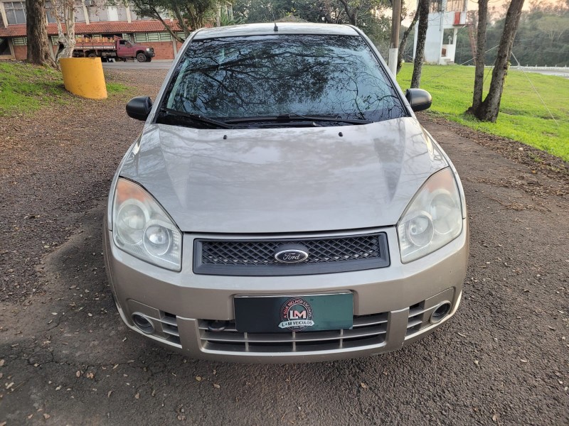 FIESTA 1.0 MPI SEDAN 8V FLEX 4P MANUAL - 2009 - VENâNCIO AIRES