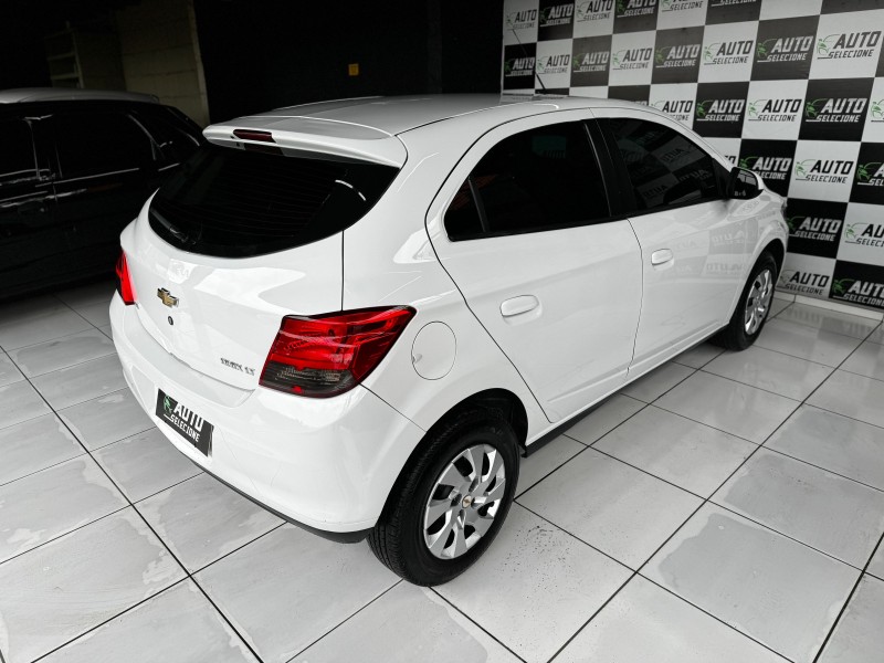 ONIX 1.4 MPFI LT 8V FLEX 4P MANUAL - 2015 - CAXIAS DO SUL