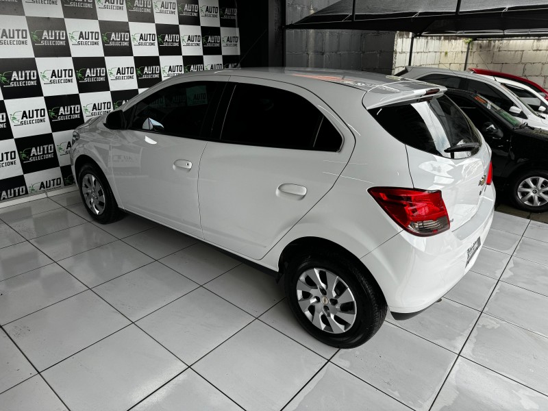 ONIX 1.4 MPFI LT 8V FLEX 4P MANUAL - 2015 - CAXIAS DO SUL