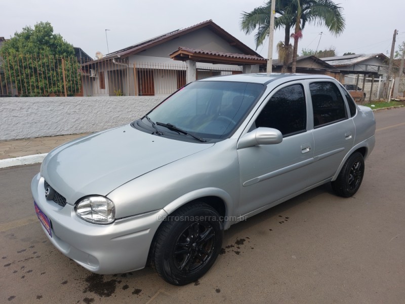 CLASSIC 1.0 MPFI 8V GASOLINA 4P MANUAL - 2001 - PORTãO