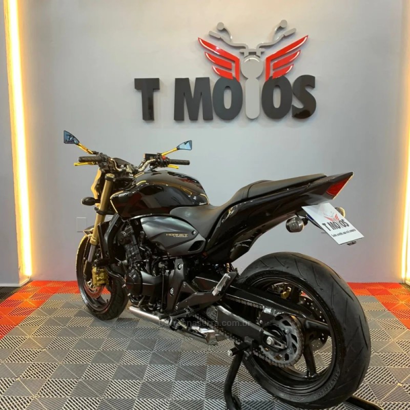 CB 600F HORNET - 2013 - PORTãO