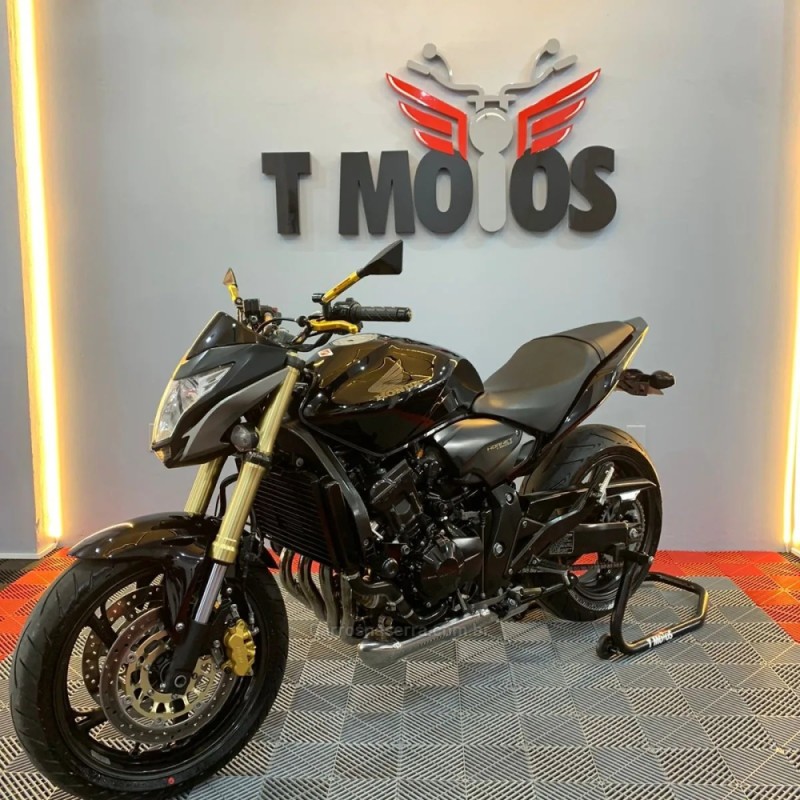 CB 600F HORNET - 2013 - PORTãO