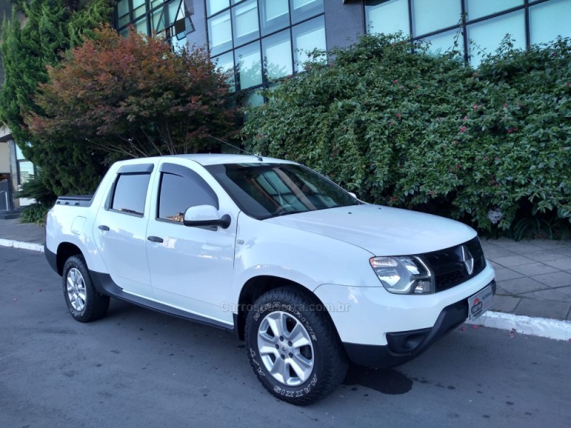 DUSTER OROCH 1.6 16V FLEX EXPRESSION 4P MANUAL - 2018 - FARROUPILHA