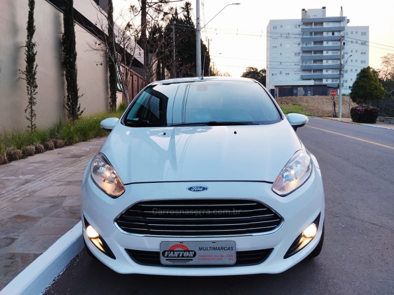 FIESTA 1.0 ECOBOOST TITANIUM PLUS HATCH 12V GASOLINA 4P AUTOMÁTICO - 2017 - FARROUPILHA