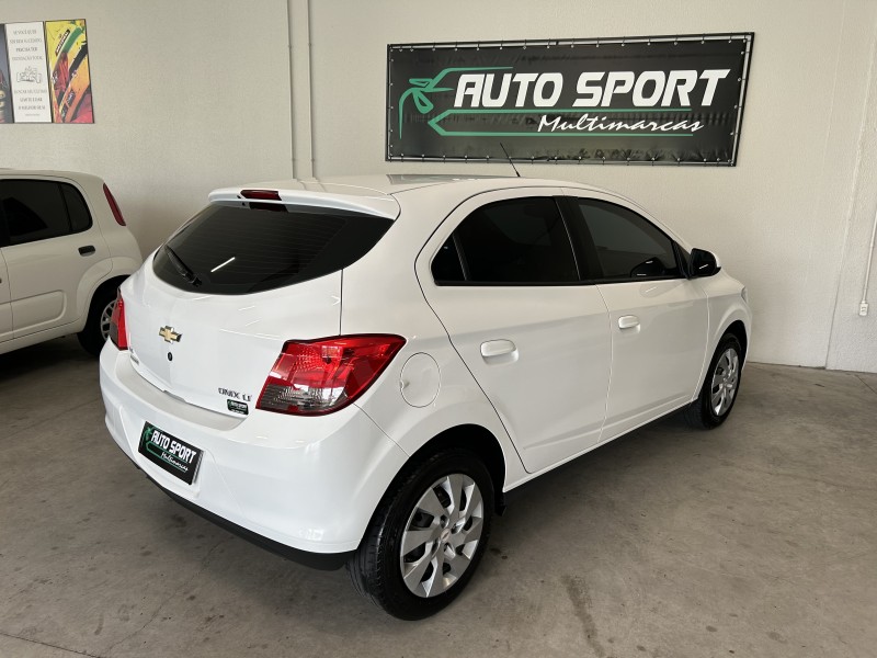 ONIX 1.4 MPFI LT 8V FLEX 4P MANUAL - 2015 - CAXIAS DO SUL