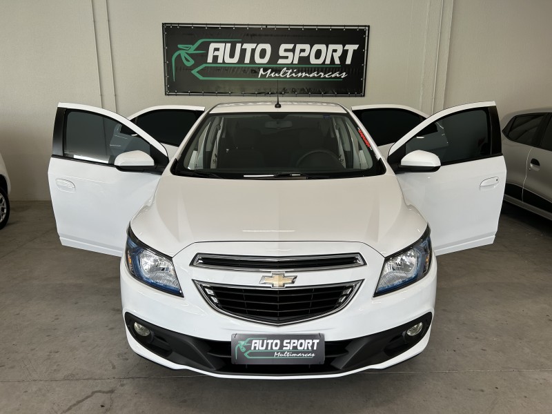 ONIX 1.4 MPFI LT 8V FLEX 4P MANUAL - 2015 - CAXIAS DO SUL