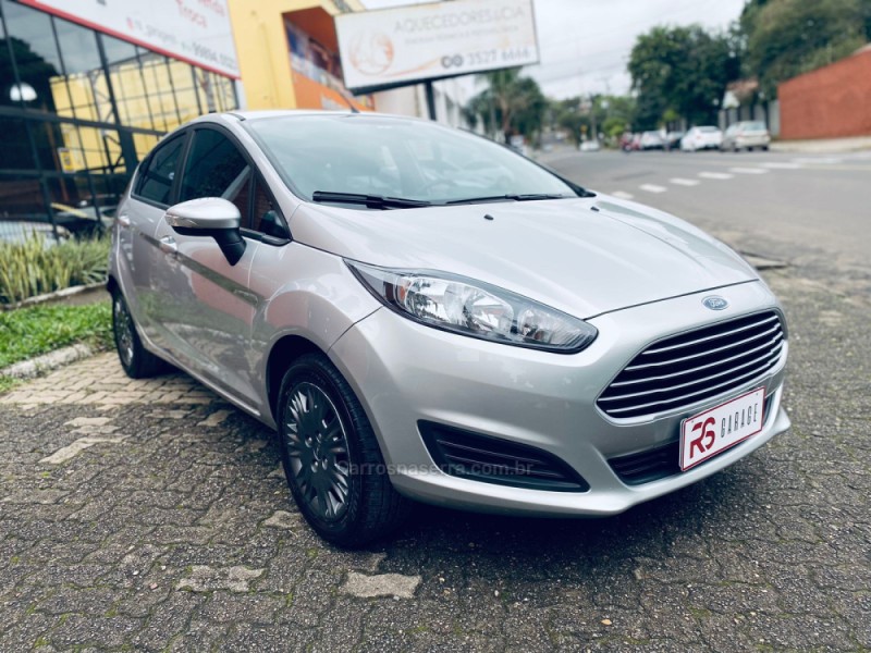 FIESTA 1.6 SE HATCH 16V FLEX 4P MANUAL - 2017 - NOVO HAMBURGO