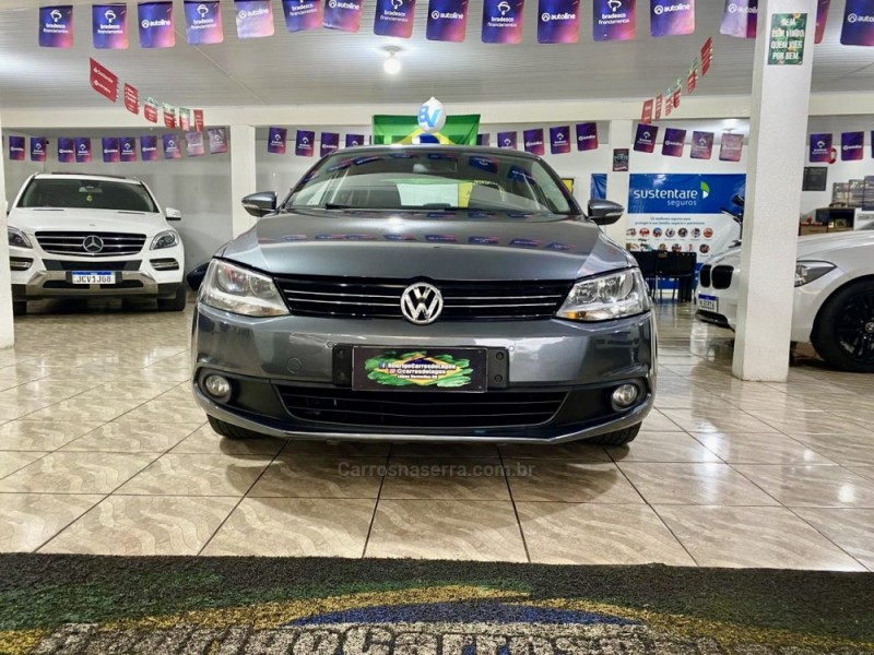 JETTA 2.0 COMFORTLINE FLEX 4P TIPTRONIC - 2013 - LAGOA VERMELHA