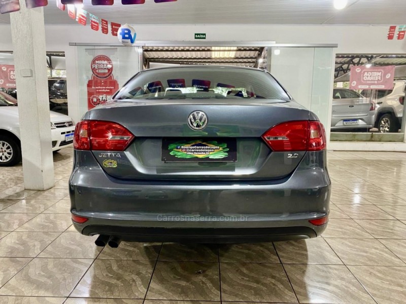 JETTA 2.0 COMFORTLINE FLEX 4P TIPTRONIC - 2013 - LAGOA VERMELHA