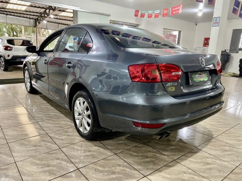 JETTA 2.0 COMFORTLINE FLEX 4P TIPTRONIC - 2013 - LAGOA VERMELHA