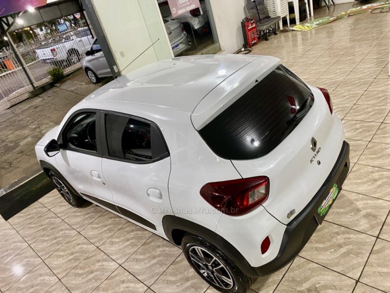 KWID 1.0 12V SCE FLEX INTENSE MANUAL - 2024 - LAGOA VERMELHA