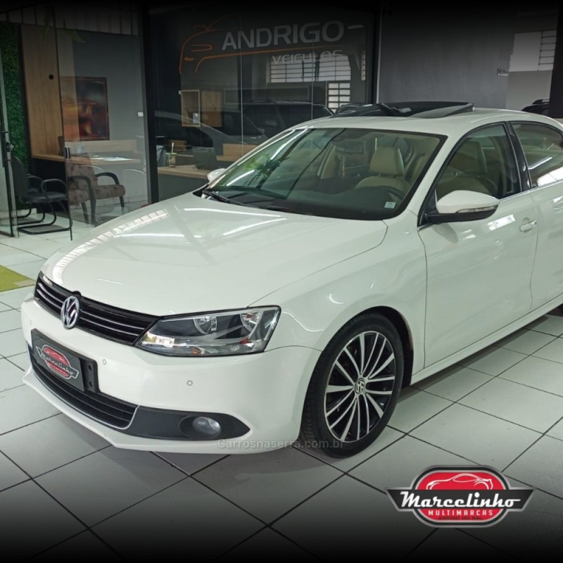 JETTA 2.0 TSI HIGHLINE 200CV GASOLINA 4P TIPTRONIC - 2013 - CAXIAS DO SUL