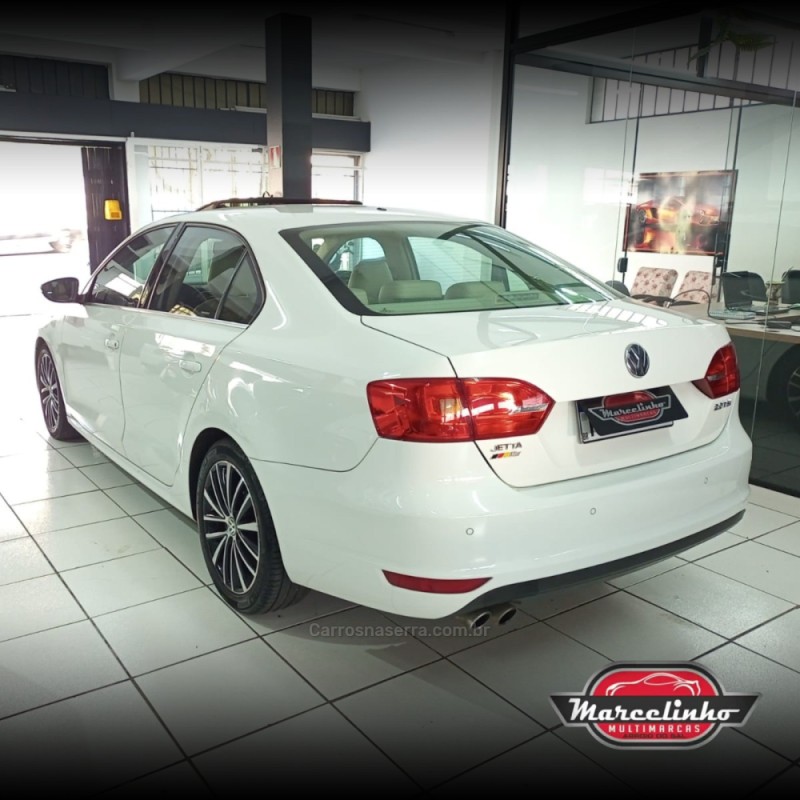 JETTA 2.0 TSI HIGHLINE 200CV GASOLINA 4P TIPTRONIC - 2013 - CAXIAS DO SUL