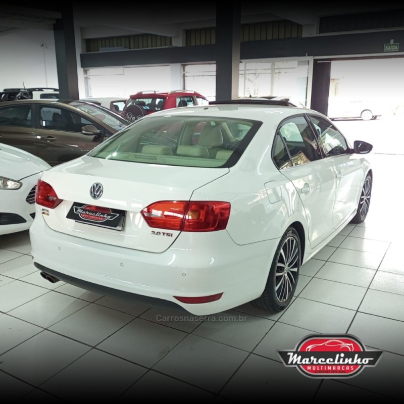 JETTA 2.0 TSI HIGHLINE 200CV GASOLINA 4P TIPTRONIC - 2013 - CAXIAS DO SUL