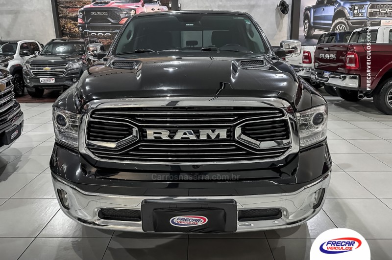 CLASSIC 5.7 LARAMIE V8 HEMI 4P GASOLINA AUTOMÁTICA - 2022 - SARANDI