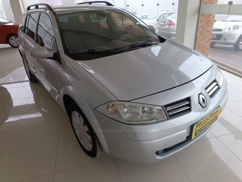 MÉGANE 1.6 DYNAMIQUE GRAND TOUR 16V FLEX 4P MANUAL - 2011 - NOVA PETRóPOLIS