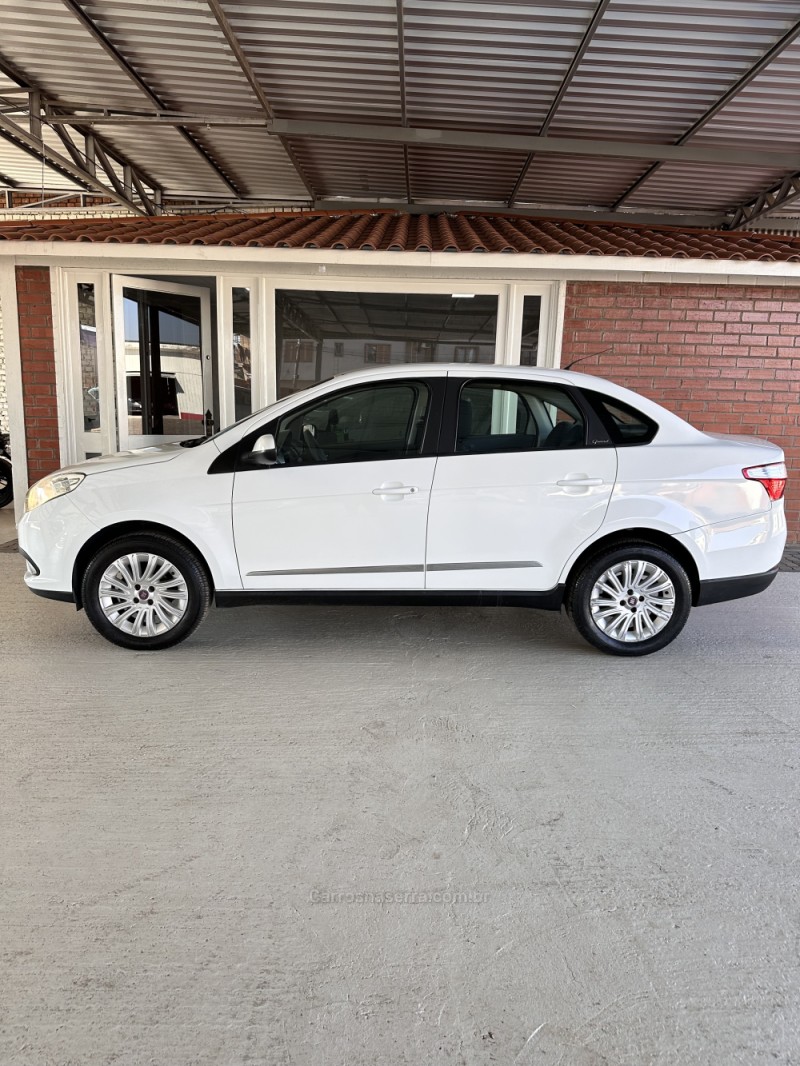 SIENA 1.6 MPI ESSENCE 16V FLEX 4P MANUAL - 2013 - VACARIA