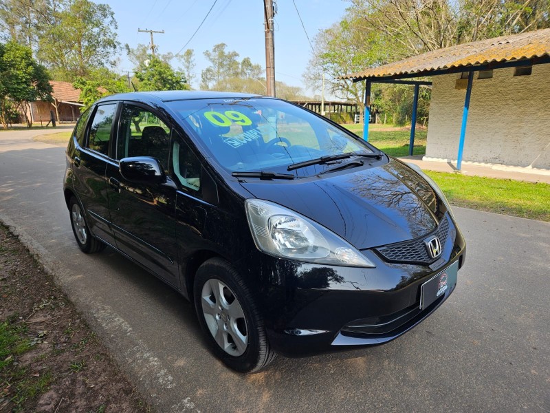 FIT 1.4 LX 8V GASOLINA 4P MANUAL - 2009 - VENâNCIO AIRES