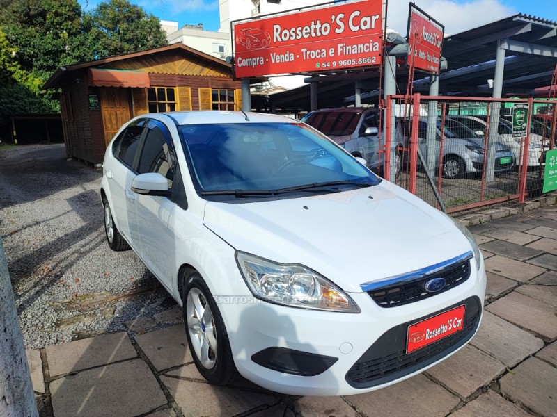 FOCUS 1.6 GLX 16V FLEX 4P MANUAL - 2013 - FARROUPILHA