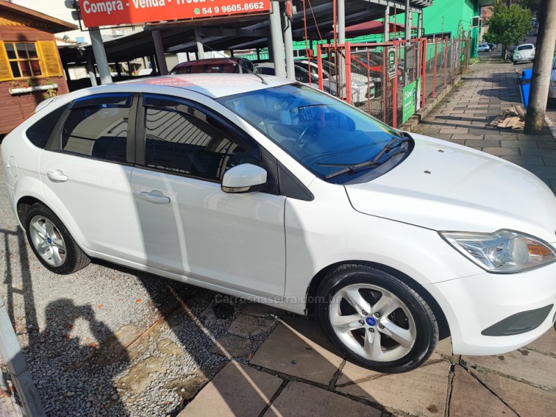 FOCUS 1.6 GLX 16V FLEX 4P MANUAL - 2013 - FARROUPILHA