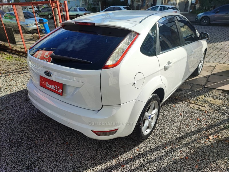 FOCUS 1.6 GLX 16V FLEX 4P MANUAL - 2013 - FARROUPILHA