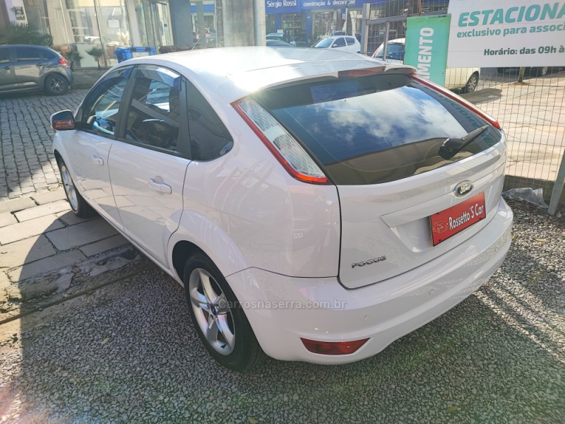 FOCUS 1.6 GLX 16V FLEX 4P MANUAL - 2013 - FARROUPILHA