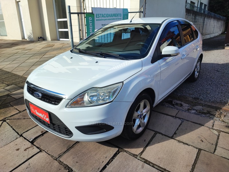 FOCUS 1.6 GLX 16V FLEX 4P MANUAL - 2013 - FARROUPILHA