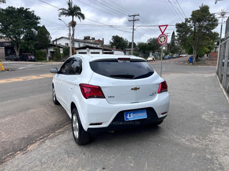 ONIX 1.4 MPFI LT 8V FLEX 4P MANUAL - 2019 - VENâNCIO AIRES