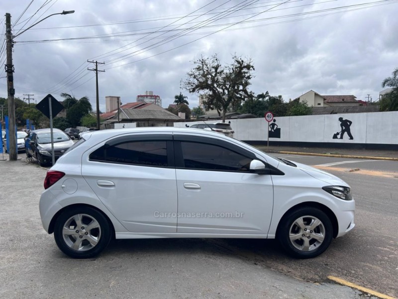 ONIX 1.4 MPFI LT 8V FLEX 4P MANUAL - 2019 - VENâNCIO AIRES