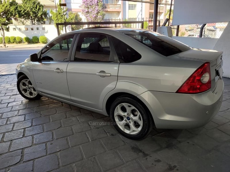 FOCUS 2.0 TITANIUM SEDAN 16V FLEX 4P AUTOMÁTICO - 2013 - CAXIAS DO SUL