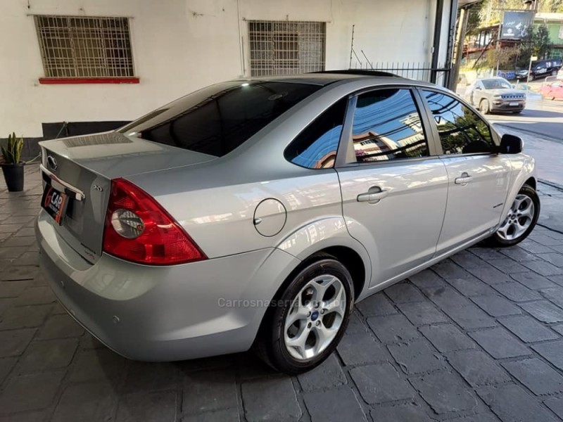 FOCUS 2.0 TITANIUM SEDAN 16V FLEX 4P AUTOMÁTICO - 2013 - CAXIAS DO SUL