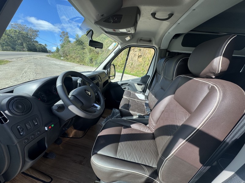 MASTER 2.3 DCI MINIBUS EXECUTIVE L3H2 16 LUGARES 16V DIESEL 4P MANUAL - 2026 - CAXIAS DO SUL