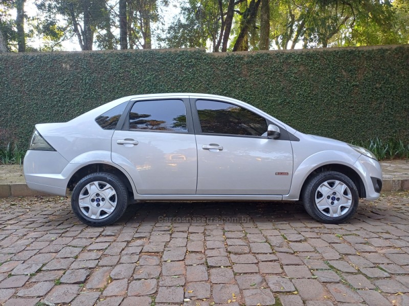 FIESTA 1.0 MPI GL CLASS 8V GASOLINA 4P MANUAL - 2012 - PARAí