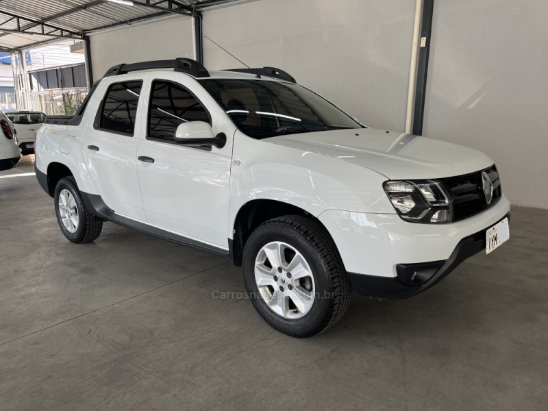 DUSTER OROCH 1.6 16V FLEX EXPRESSION 4P MANUAL - 2018 - CAXIAS DO SUL