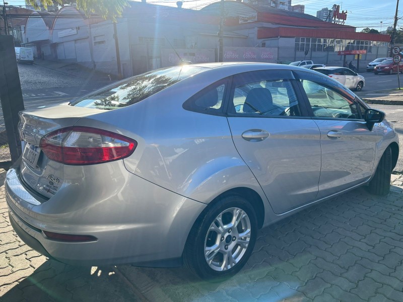 FIESTA 1.6 SE SEDAN 16V FLEX 4P MANUAL - 2015 - CAXIAS DO SUL