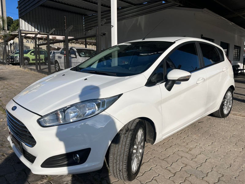 FIESTA 1.6 TITANIUM HATCH 16V FLEX 4P AUTOMÁTICO - 2016 - CAXIAS DO SUL