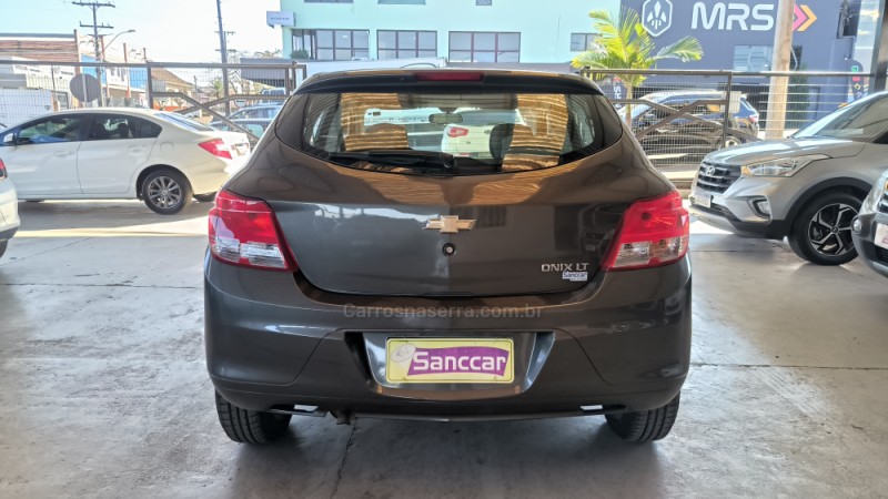 ONIX 1.0 LT 12V FLEX 4P MANUAL - 2015 - SANTA CRUZ DO SUL