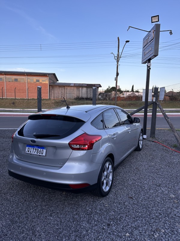 FOCUS 2.0 SE HATCH 16V FLEX 4P AUTO - 2018 - FARROUPILHA