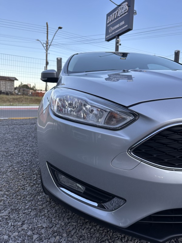 FOCUS 2.0 SE HATCH 16V FLEX 4P AUTO - 2018 - FARROUPILHA