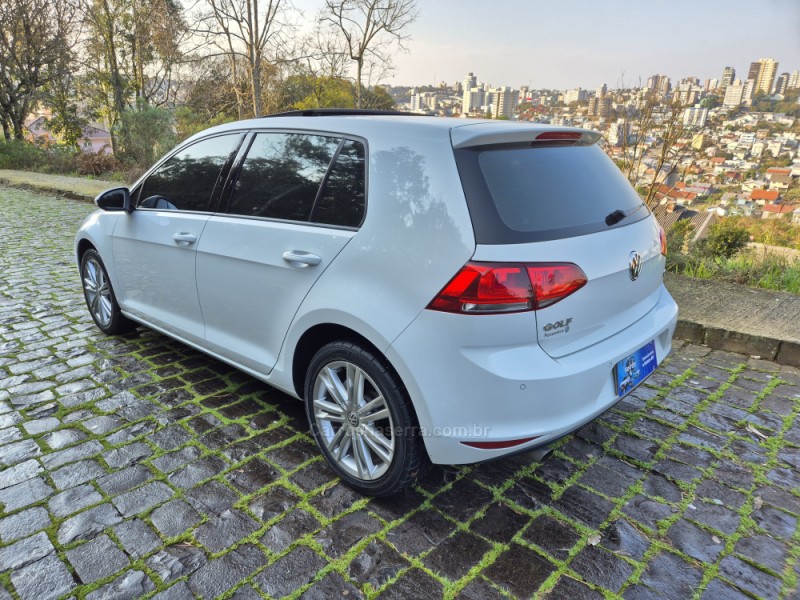 GOLF 1.0 TSI COMFORTLINE 12V TOTAL FLEX 4P MANUAL - 2017 - BENTO GONçALVES