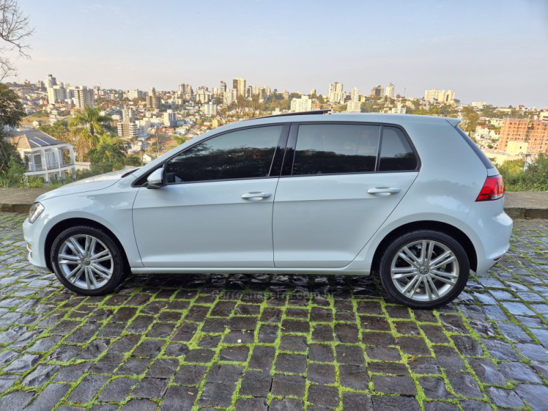 GOLF 1.0 TSI COMFORTLINE 12V TOTAL FLEX 4P MANUAL - 2017 - BENTO GONçALVES