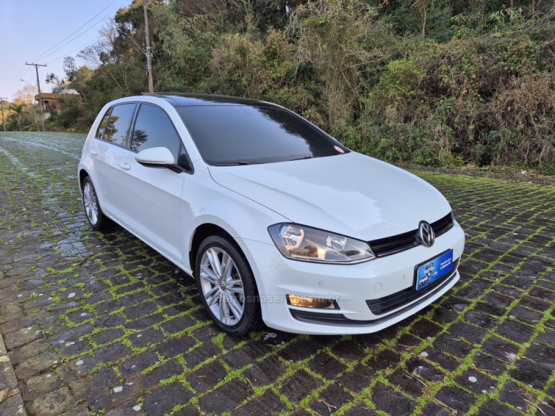 GOLF 1.0 TSI COMFORTLINE 12V TOTAL FLEX 4P MANUAL - 2017 - BENTO GONçALVES