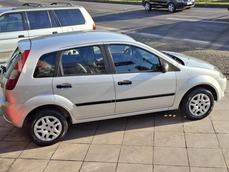 FIESTA 1.0 MPI PERSONNALITÉ 8V FLEX 4P MANUAL - 2003 - FARROUPILHA